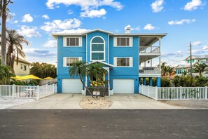 Exterior - Anna Maria Island of Palms - HotTub,Pool,Poker,Games and more (ANNA MARIA)