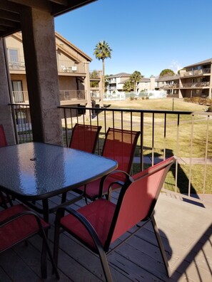 Outdoor dining - Fabulous 2 Bedroom/2 Bath Sports Village Condo with AC, WiFi in St. George (St. George)
