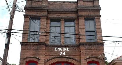 Historic Firehouse in the French Quarter! Stay with family and friends!