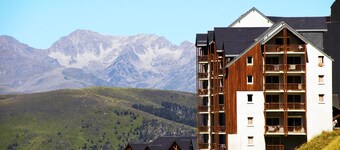 Ski aux pieds ! Charmant T2/6 + piscine & sauna