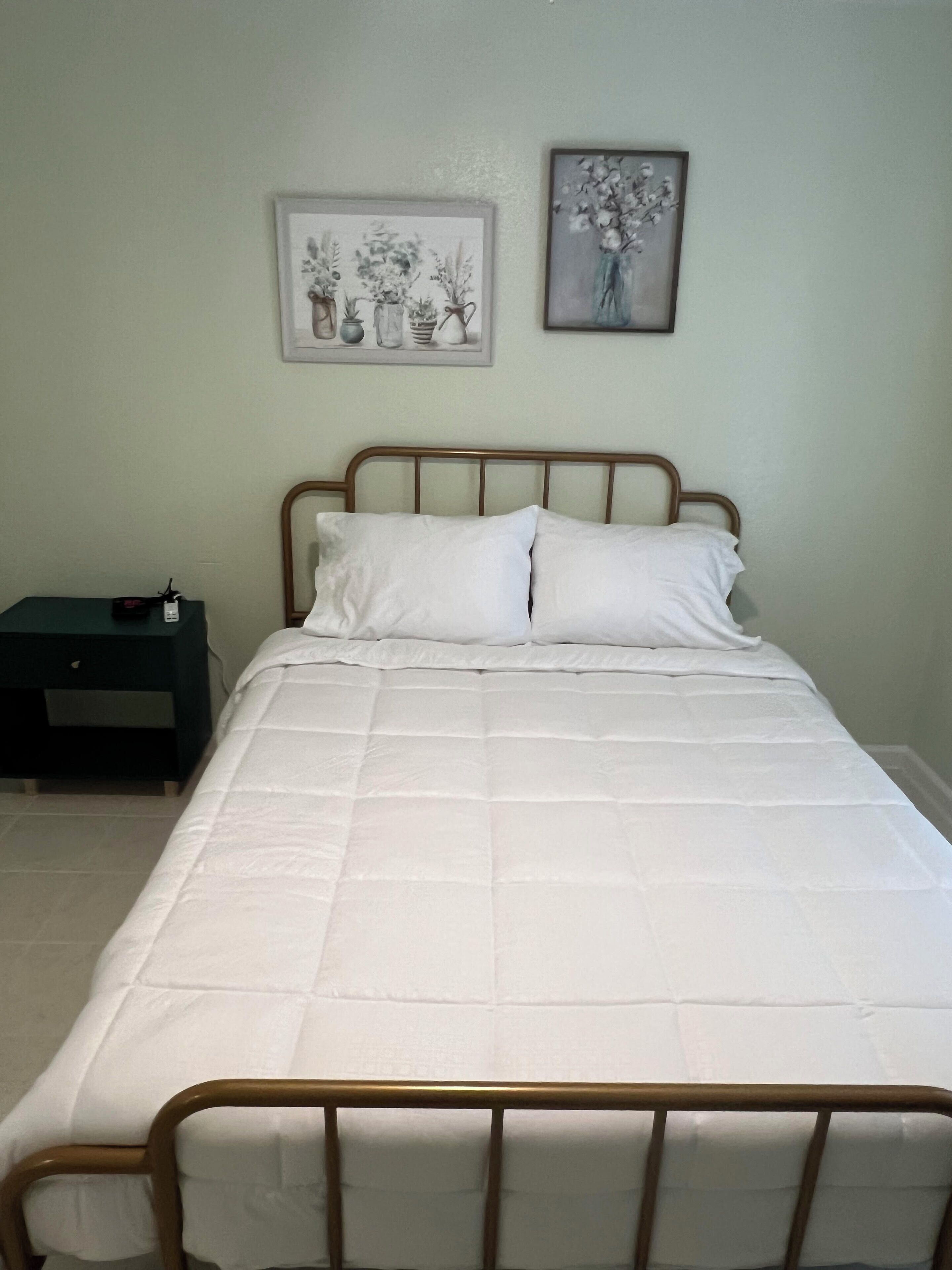 2 habitaciones, tabla de planchar con plancha y wifi gratis 