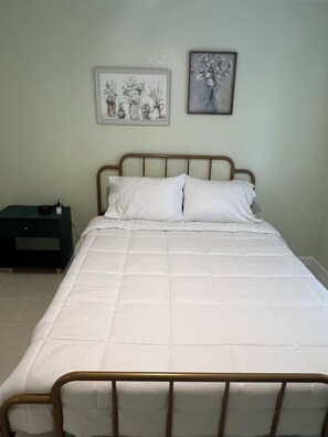 2 chambres, fer et planche à repasser, accès au Wi-Fi (inclus)