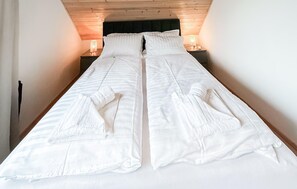 3 Schlafzimmer, Reisekinderbett, kostenloses WLAN, Bettwäsche