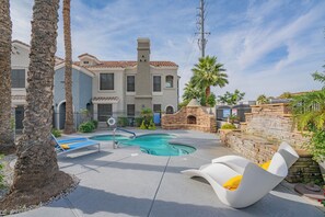 Outdoor pool - ROVE LIVING/KB - Lex on Central (Phoenix)