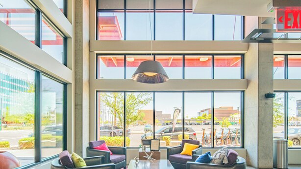 Lobby-Lounge