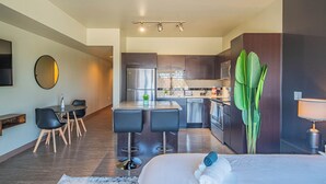 Luxury-Studio, 1 Queen-Bett, Nichtraucher, Küche | Wohnbereich