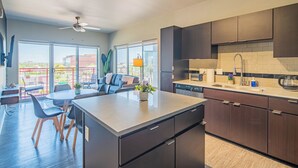 Superior-Apartment, 2 Schlafzimmer, Nichtraucher, Balkon | Eigene Küche