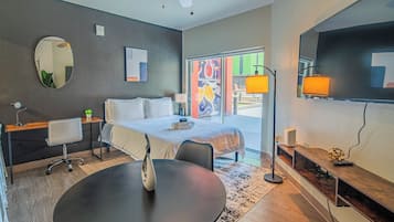 Executive Studio, 1 Queen Bed, Non Smoking, Kitchen | 1 bedroom, desk, laptop workspace, iron/ironing board