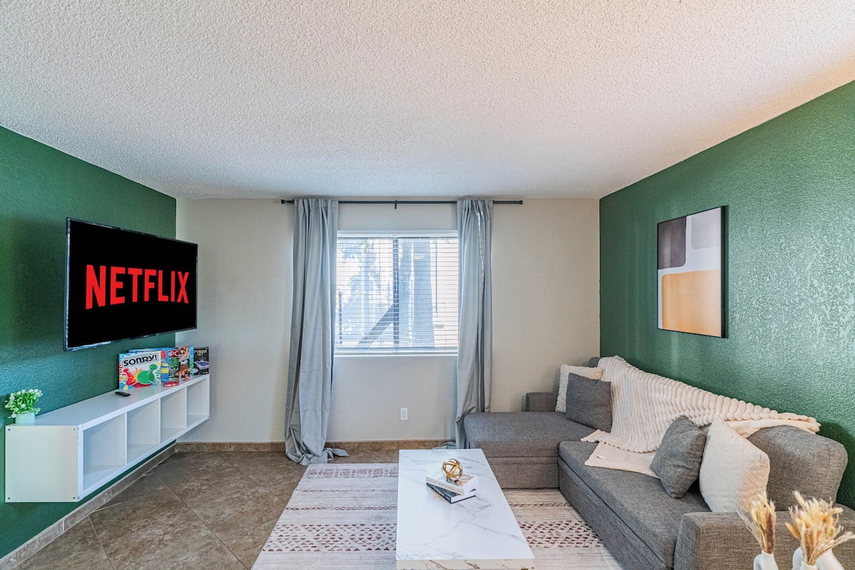 Executive Apartment, 2 Bedrooms, Non Smoking, Kitchen | Living area
