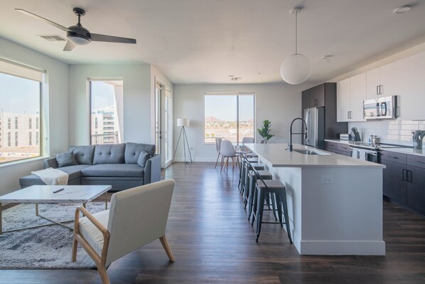 Superior Apartment, 2 Bedrooms, Non Smoking, Kitchen | Living area | 55-inch Smart TV with digital channels - ROVE LIVING/KB - Trovita Rio (Tempe)