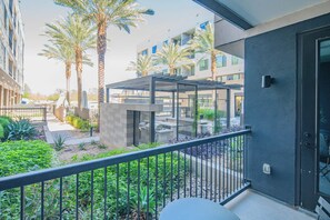 Executive Apartment, 1 Queen Bed with Sofa bed, Non Smoking | Balcony - ROVE LIVING/KB - Trovita Rio (Tempe)