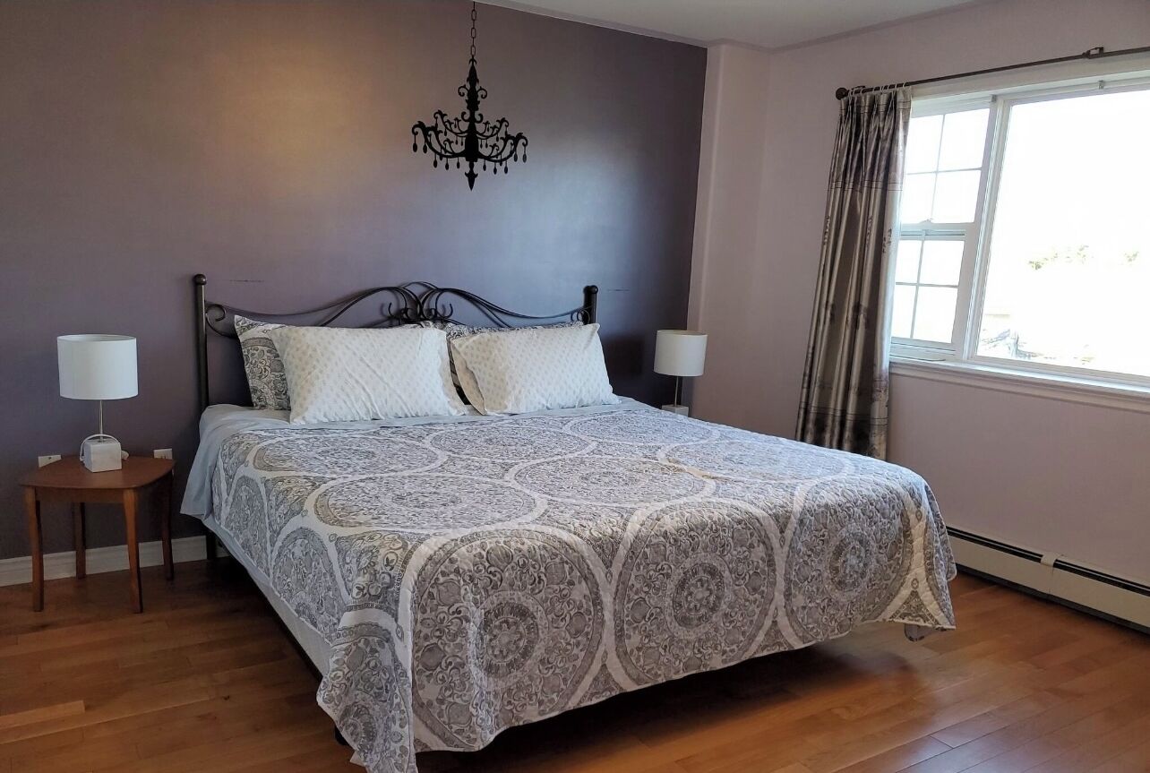 4 slaapkamers, een strijkplank/strijkijzer, wifi, beddengoed