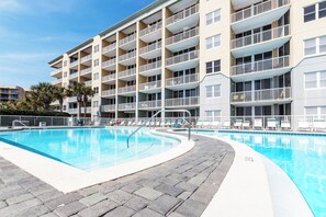 A heated pool - Waters Edge 304 • Luxury 3BR 3BA, Balcony, Large Pool, Covered Parking, Free Bch Service (Fort Walton Beach)