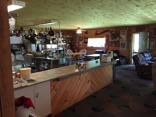 Hunting Cabin/400 acre  property 2000 sq foot camp cabin groups/ individuals 