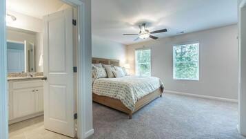 3 bedrooms, iron/ironing board, free WiFi, bed sheets