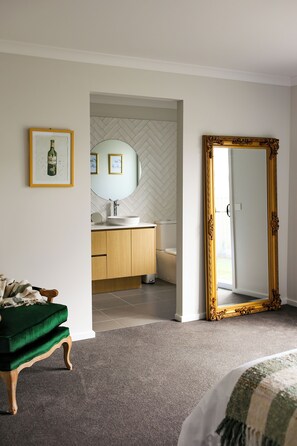 4 chambres, fer et planche à repasser, Wi-Fi gratuit, draps fournis
