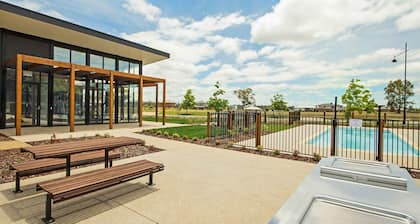 Luxury Lake Nagambie Retreat by Twin Palms Holiday Rentals