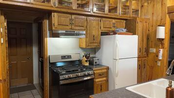 冰箱、微波炉、烤箱、炉灶