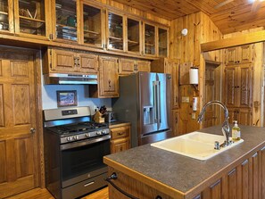 ثلاجة، ميكروويف، فرن، موقد طهي مسطح