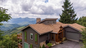 Exterior - Beech Mountain Retreat with Spectacular Panoramic Views (Banner Elk)