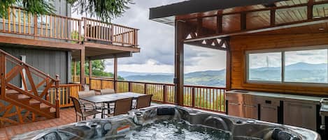 屋外ダイニングエリア