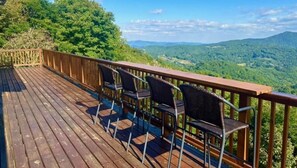 Property grounds - Beech Mountain Retreat with Spectacular Panoramic Views (Banner Elk)