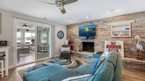 Smart TV, fireplace, stereo