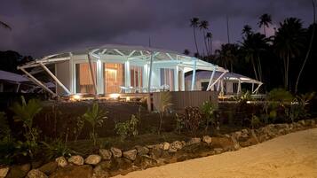 Lyxigt dubbelrum - privat pool - havsutsikt | Utsikt mot havet/stranden