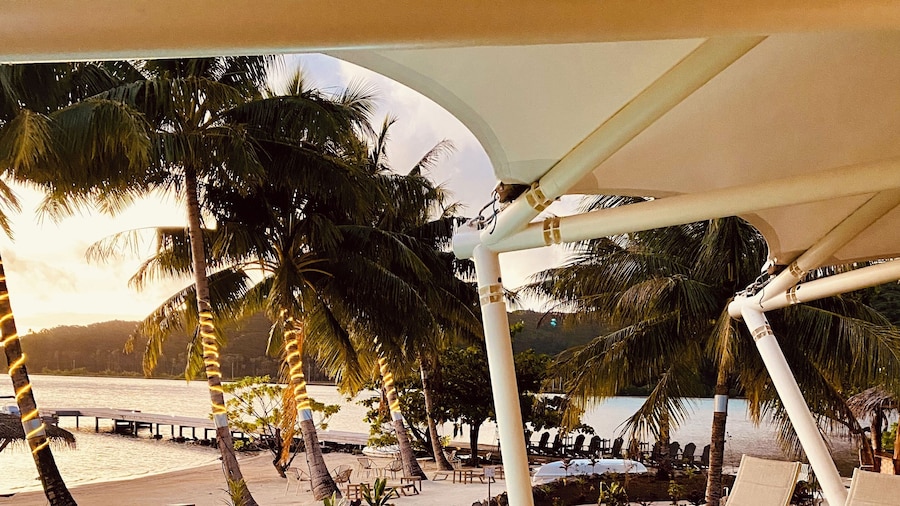 Apatoa Beach and Garden Village