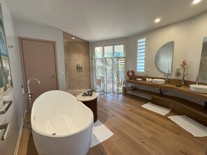 Free toiletries - Apatoa Beach and Garden Village (Tumaraa)