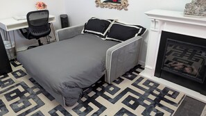 Interior - Charming 2-bedroom condo in delightful downtown Prescott with AC and parking! (Prescott)