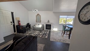 Smart TV y chimenea