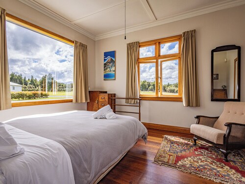 MJ's Retreat, Stunning  Tongariro crossing accommodation.
Private and secure. 
