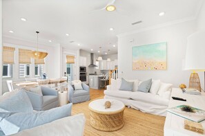 Smart TV - OnHoliday30A by Stay on 30a (Inlet Beach)