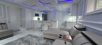 Spacious 2 Bedroom, 1 Bathroom Luxury Apartment