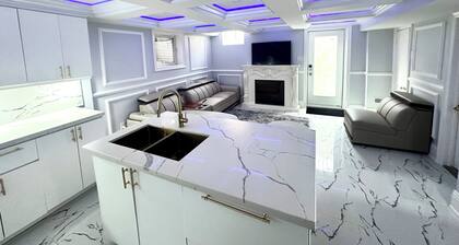 Spacious 2 Bedroom, 1 Bathroom Luxury Apartment