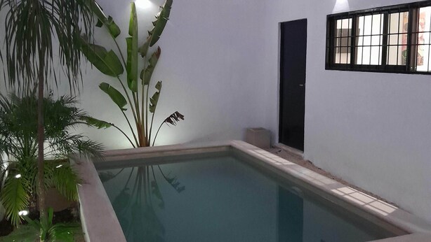 Unclassified image, 1 of 23, button - Contemporary Home & Tiny Home w/pool.  15-minute walk to Merida, Centro (Mérida)