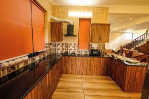 Casa Deluxe | Cocina privada | Lavavajillas, cafetera o tetera, hervidor eléctrico y licuadora