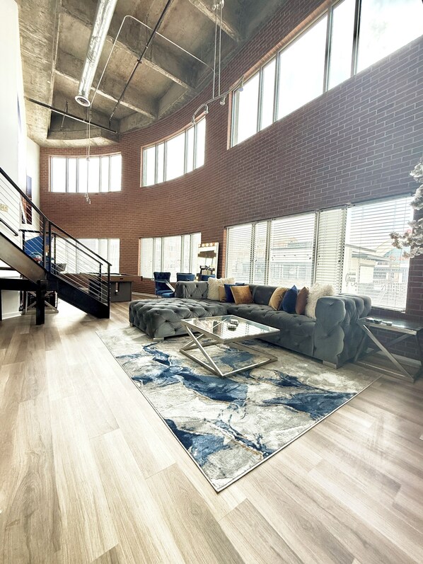 TV, video games - Stylish loft, centered in the heart of Atlantic station. (Atlanta)