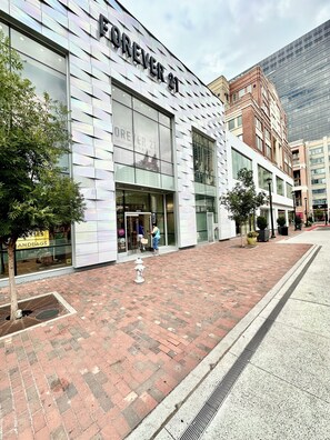 Exterior - Stylish loft, centered in the heart of Atlantic station. (Atlanta)