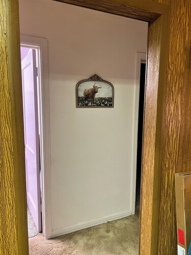 3-bedroom house in wonderful Glasgow with AC, WiFi two blocks from Event Center.