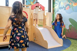 Children's play area - indoor - PLAY!! RESI STAY (Kyoto)