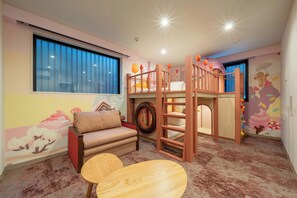 Sweets-Themed Family Room | In-room safe, cribs/infant beds, free WiFi, bed sheets - PLAY!! RESI STAY (Kyoto)