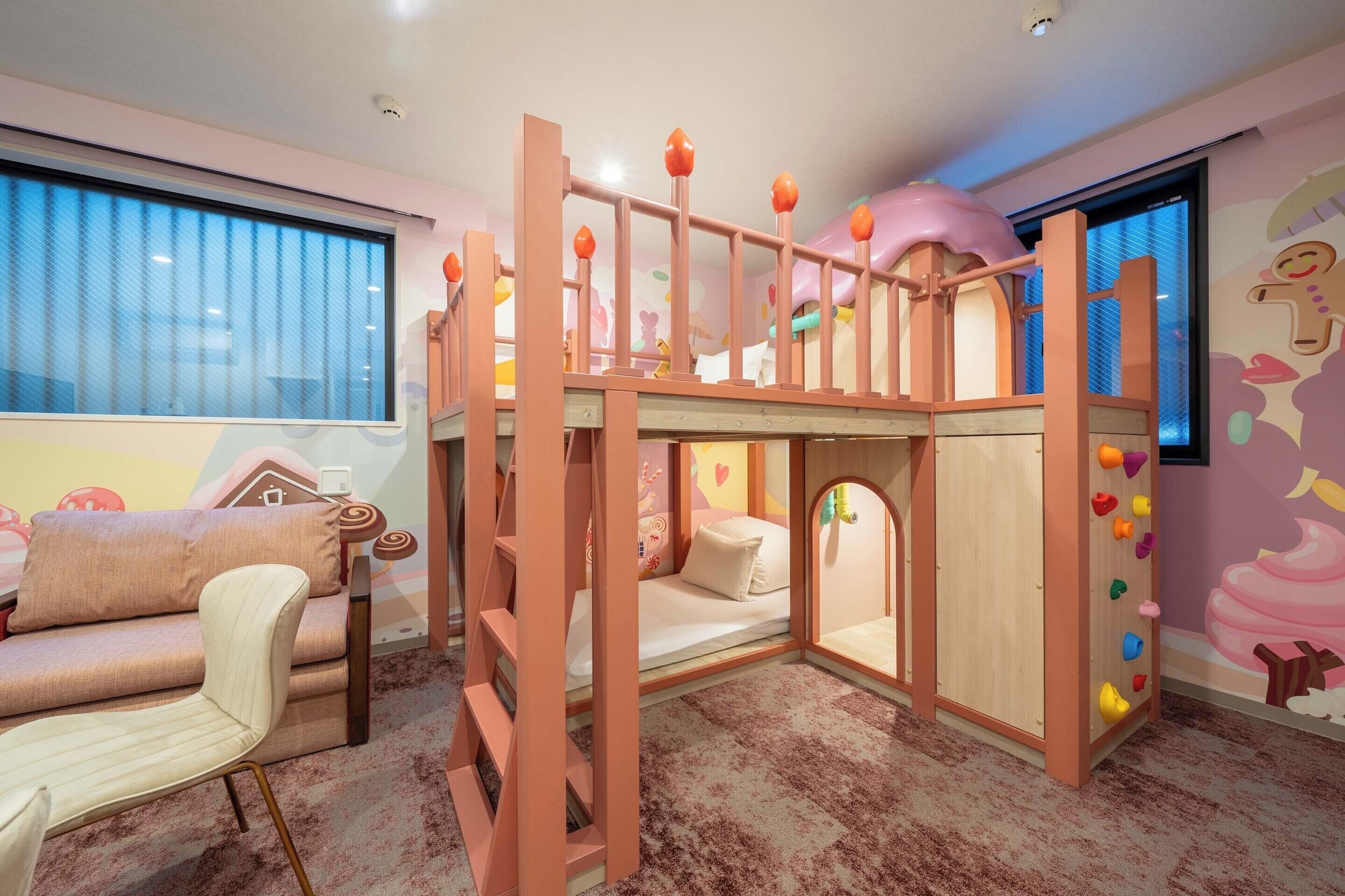 Sweets-Themed Family Room | In-room safe, cribs/infant beds, free WiFi, bed sheets