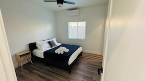 2 chambres, fer et planche à repasser, Wi-Fi gratuit, draps fournis