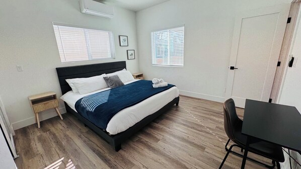 2 makuuhuonetta, silitysrauta/-lauta, ilmainen Wi-Fi, vuodevaatteet