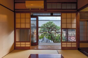 Villa | 2 bedrooms, free WiFi, bed sheets -  Nijo-Ouan (Kyoto)