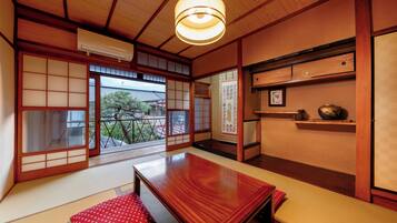 Villa | 2 bedrooms, free WiFi, bed sheets