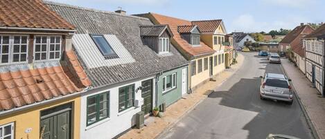 Parkplätze auf dem Gelände