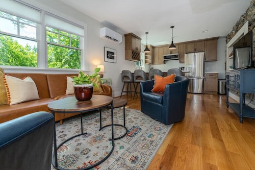 Charming downtown Lex cottage, walk to WLU, VMI